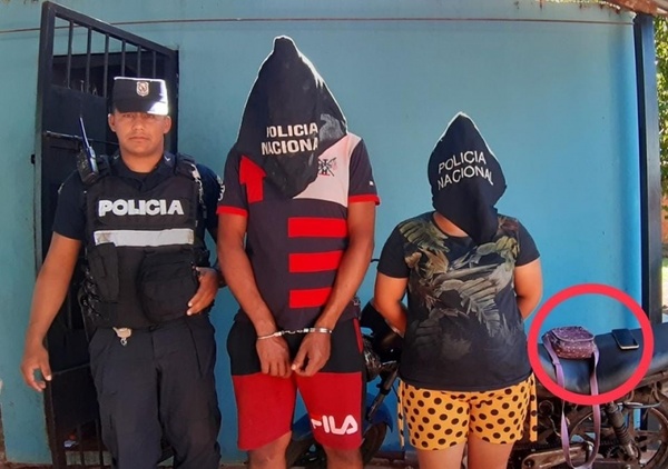 Tras cometer asalto, pareja de motochorros denuncia supuesto robo y es detenida