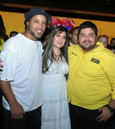 ¿Quién es Dalia López, la empresaria detrás de la visita de Ronaldinho? - Nacionales - ABC Color