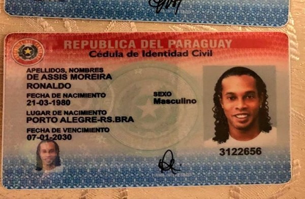 Abogado de Ronaldinho afirma que su cliente contará quien fue el que le “regaló” documentos falsos - ADN Paraguayo