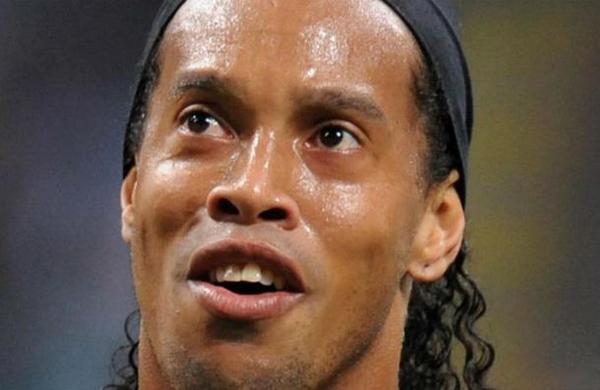 Filtran el pasaporte falso con el que Ronaldinho fue detenido en Paraguay - SNT