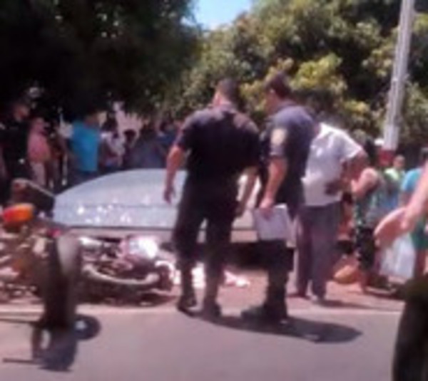 Madre e hijo mueren en accidente de tránsito en Areguá - Paraguay.com