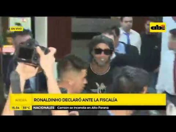 Ronaldinho declaró ante la fiscalía - ABC Noticias - ABC Color
