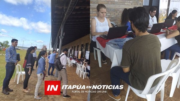 EXITOSA FERIA DE EMPLEO DIRIGIDA A EGRESADOS DEL SNPP