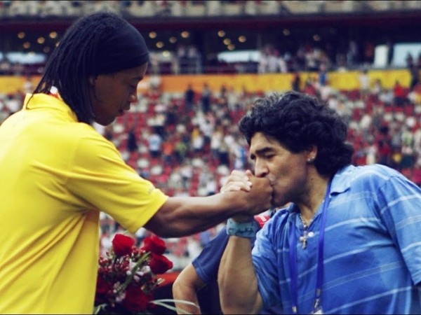 La muestra de apoyo de Maradona para Ronaldinho: 'la verdad siempre sale adelante'