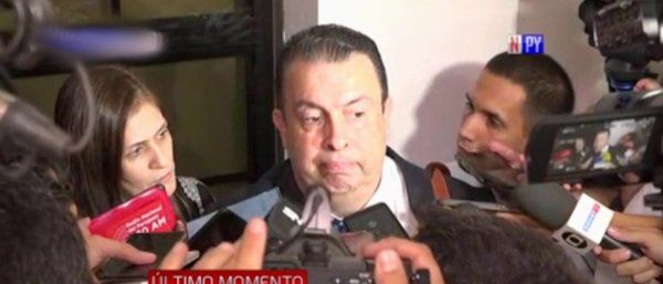 Ronaldinho está libre pero no volverá a Brasil hasta que se aclare todo | Noticias Paraguay