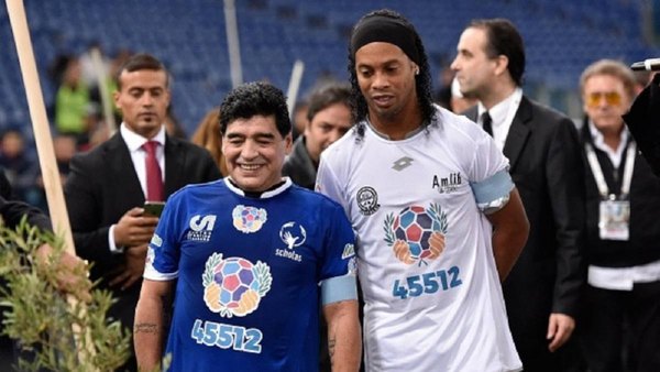 El mensaje de Maradona para Ronaldinho