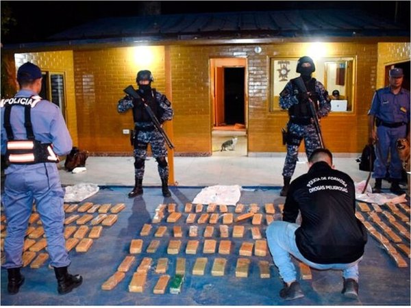 Detuvieron un camión paraguayo con 145 kilos de marihuana en Formosa
