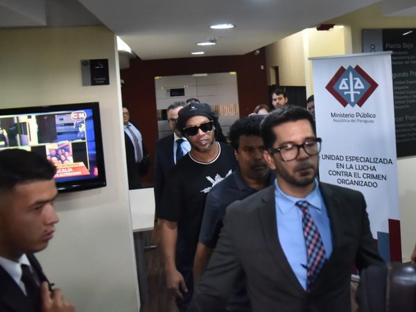 Tres imputados en el caso de Ronaldinho