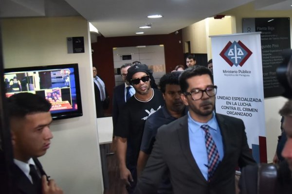 Tres imputados en el caso de Ronaldinho