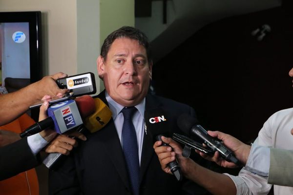 Imputan a tres personas en el caso de documentos falsos