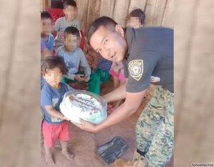 Crónica / (VIDEO) Polis-parteros llevaron una torta a su “ahijado”