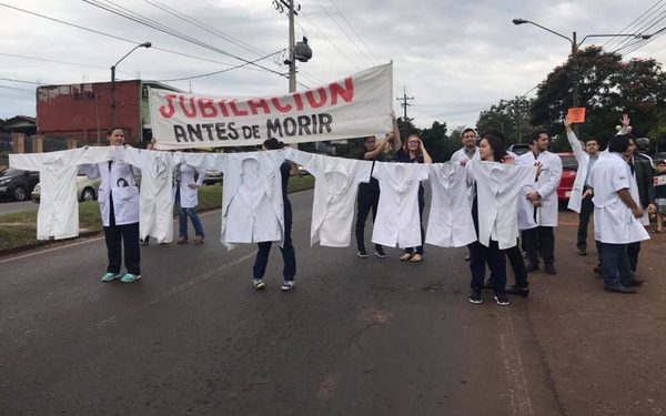 El 3 de junio se inicia la huelga de médicos - Informate Paraguay
