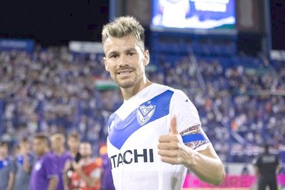 Más “cureguayo” para la selección: un ex de Vélez | Crónica