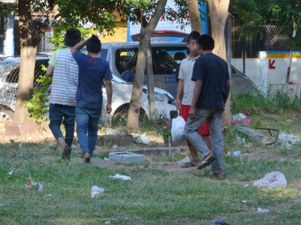 Niñez plantea atraer “con juegos” a chicos que vagan por Terminal