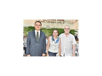 La apertura de la  Bienal Internacional