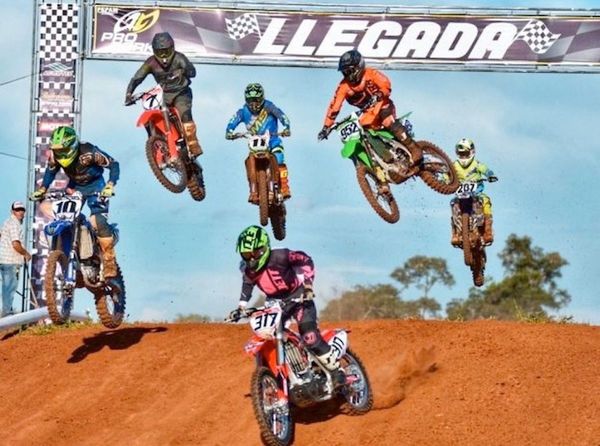 Campo 9 abre la fiesta del motocross