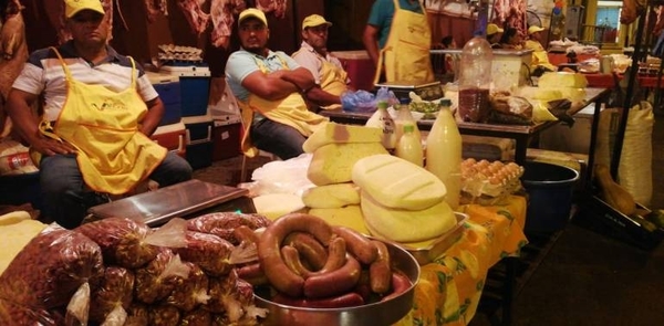 HOY / Volvió la feria del Indert: ofrecen variedad y buenos precios