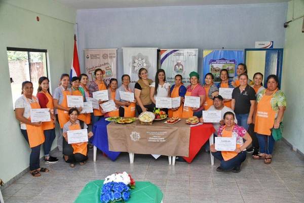 CURSO DE «COCINA A BASE DE PESCADO Y ELABORACIÓN DE CHIPÁ», EN JOSÉ L. OVIEDO