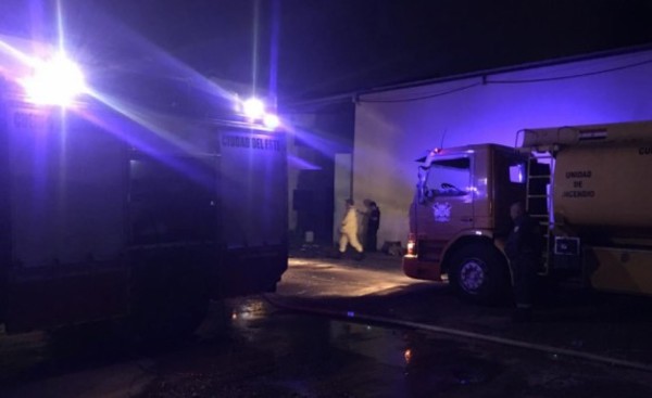 Incendio en depósito abandonado