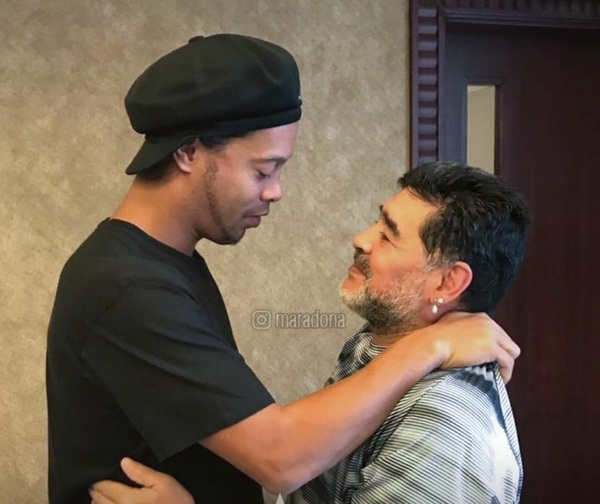Maradona le desea "fuerza" a Ronaldinho: "La verdad siempre sale adelante" » Ñanduti