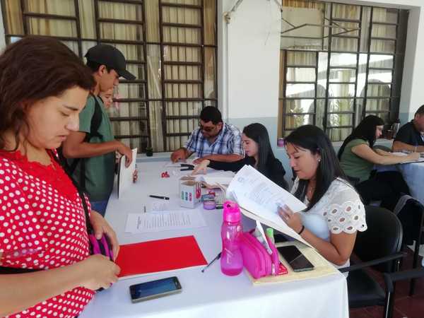 Reciben hasta hoy documentaciones para becas en Ñeembucú - .::RADIO NACIONAL::.