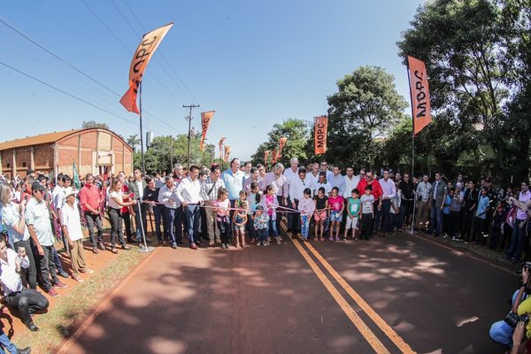 Inauguraron asfaltado de acceso a la Ruta PY06 desde Raúl Peña - ADN Paraguayo