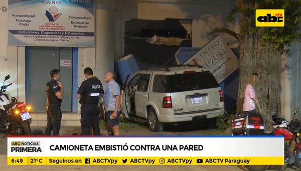 Camioneta embistió contra pared - ABC Noticias - ABC Color