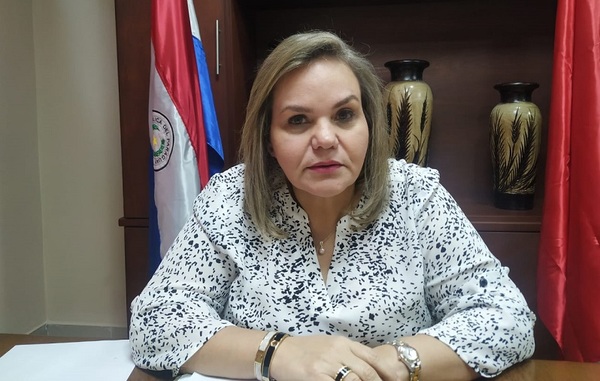 Senadora pide convención de la ANR para aprobar "desdoblamiento" de elecciones