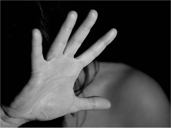 Hombre es detenido en CDE tras intentar ahorcar a su pareja