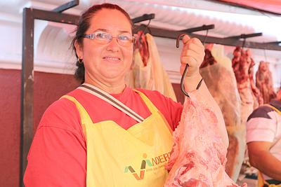 Con cría de animales y cultivo de diversos rubros, mujeres emprenden autonomía económica | .::Agencia IP::.