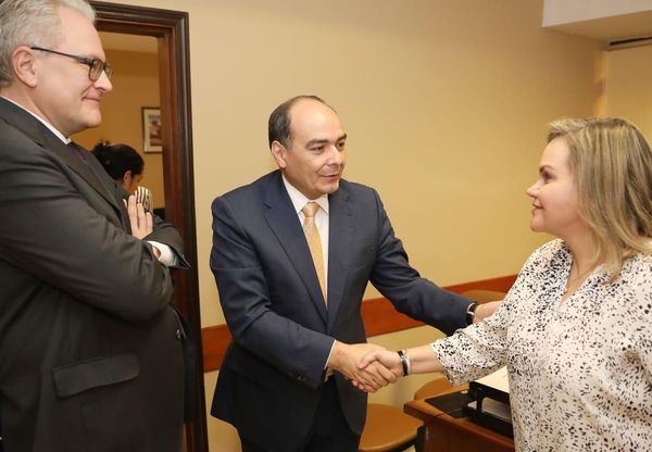 Cancillería considera vender sedes de embajadas