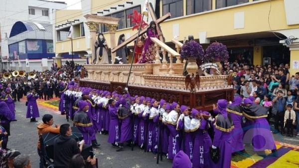 ¿Por qué los Católicos hacemos procesiones? ¿Son Bíblicas las procesiones ?