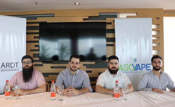HOY / Vapear no es fumar afirman adeptos y apuntan a regulación adecuada de la práctica
