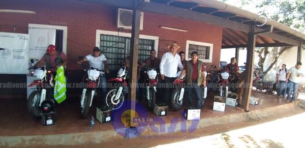 10 motocicleta fueron entregados a técnicos de agricultura de Amambay