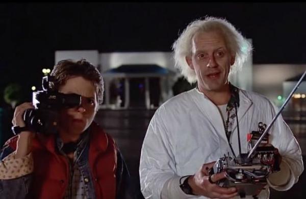 El reencuentro de 'Marty McFly' y el 'Doc' a casi 35 años del estreno de 'Volver al futuro' - C9N