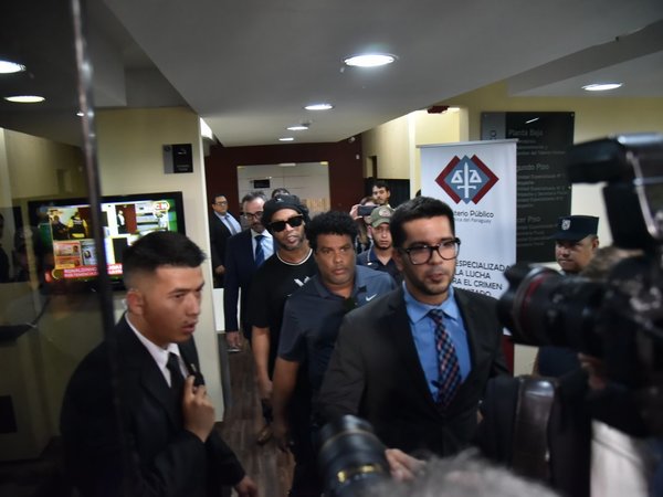 JEM abre investigación sobre el caso de Ronaldinho