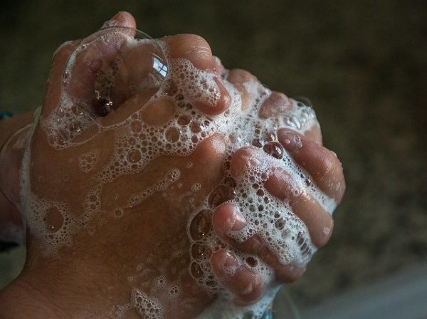 El coronavirus corre y en Paraguay ni agua para lavarse las manos