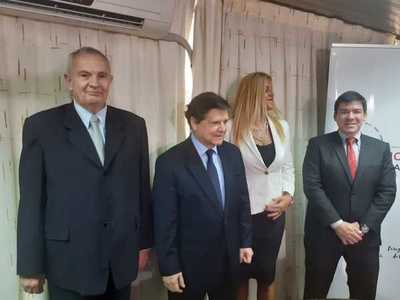 Asume nueva directora de Migraciones y Acevedo le pide 'lealtad’ » Ñanduti