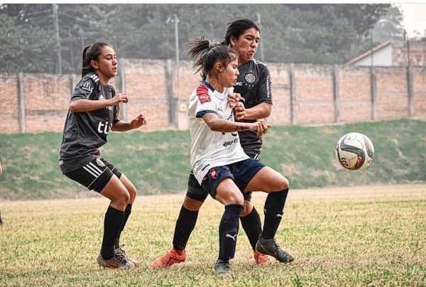 Olimpia derrotó a Cerro Porteño y se quedó con el clásico femenino