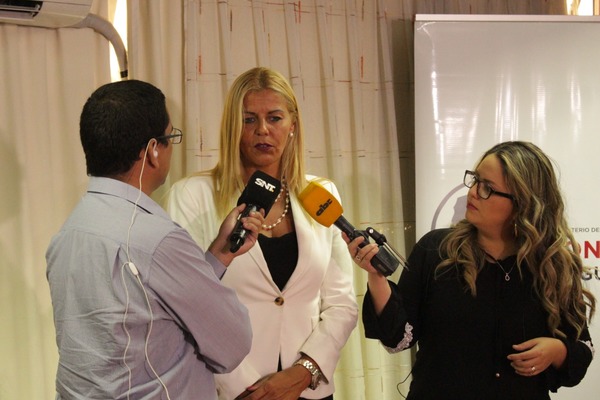 Asume nueva titular de la Dirección de Migraciones | .::Agencia IP::.