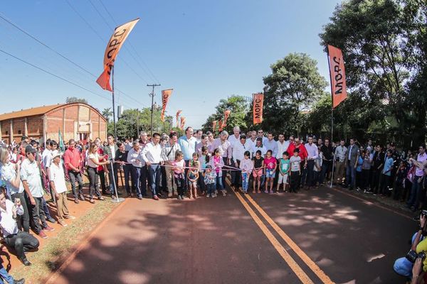 Presidente Abdo se queja de las “divisiones estériles” en su visita en Alto Paraná - ABC en el Este - ABC Color