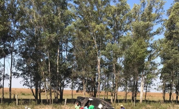 HOY / Vuelco de camioneta en ruta de Misiones: diputado y su chofer fueron internados