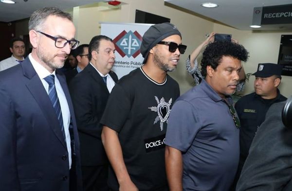 Ronaldinho y su hermano ya están recluidos en la Agrupación Especializada
