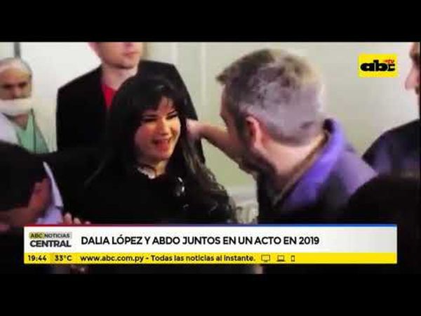 Dalia López y Abdo juntos en un acto en el 2019 - ABC Noticias - ABC Color