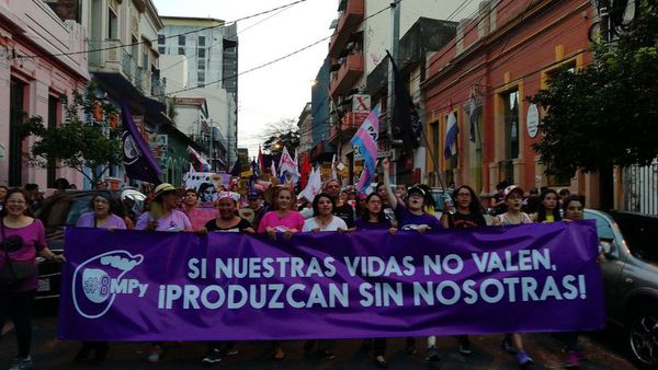 Mujeres se movilizarán y exigirán igualdad laboral y cese de violencia