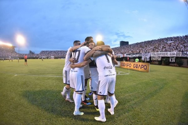 TRIbuto al fútbol, TRIunfo y TRIcampeonato - Informate Paraguay