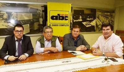 Ediles presentaron informe a la Fiscalía - Locales - ABC Color