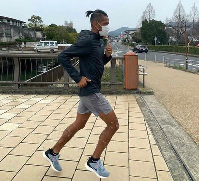 Ayala corre la Maratón del Lago Biwa en Japón