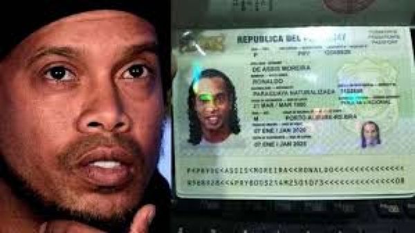 Detienen a Ronaldinho y lo llevan a la Agrupación Especializada