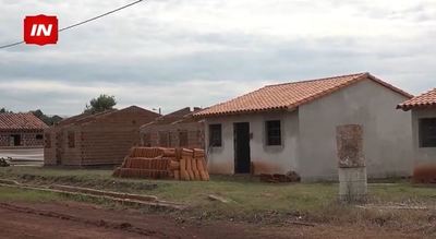 AVANZAN GESTIONES PARA LA CONSTRUCCIÓN DE VIVIENDAS EN SAN COSME Y DAMIÁN..